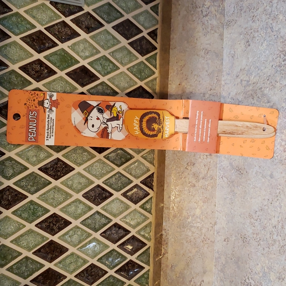 Snoopy and Woodstock Thanksgiving 2 pk spatula set NWT